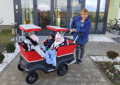 Šetnje, „mali“ razgovori i druženje putnika Bebe busa