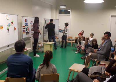 Božićno druženje engleske mješovite skupine – kviz djeca protiv roditelja „Say hello to the world“