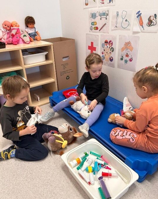 Mala bolnica u skupini „Bubamare: Kako kroz igru pobjeđujemo strah i učimo o brizi