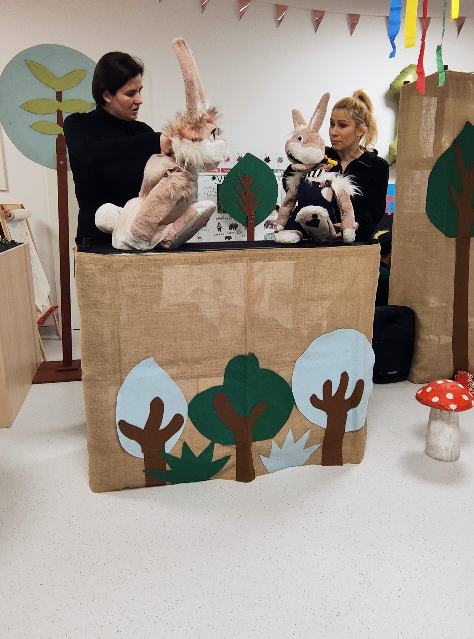 Predstava „Zeko Eko traži mamu”